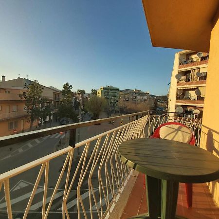 Diana Apartamento Con Terraza Muy Cerca Del Mar Pineda de Mar Buitenkant foto