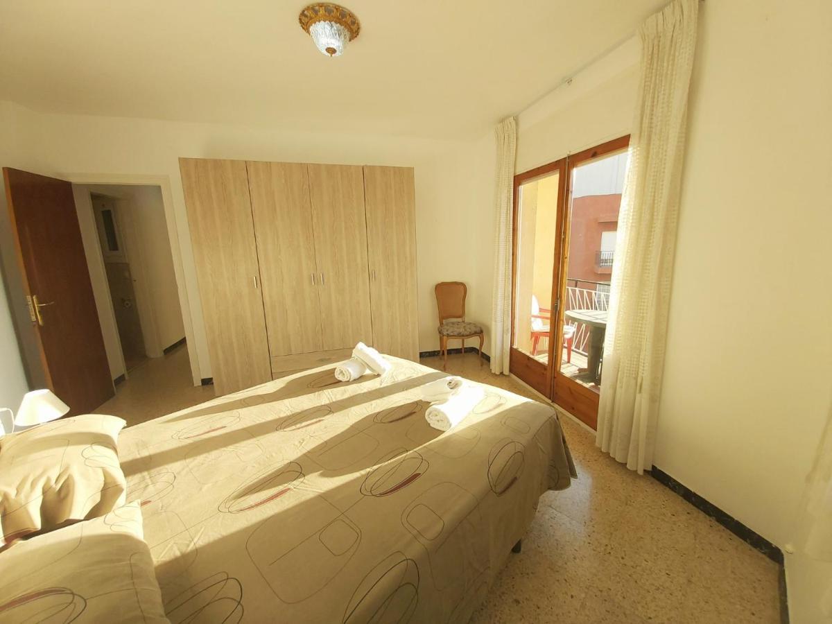 Diana Apartamento Con Terraza Muy Cerca Del Mar Pineda de Mar Buitenkant foto