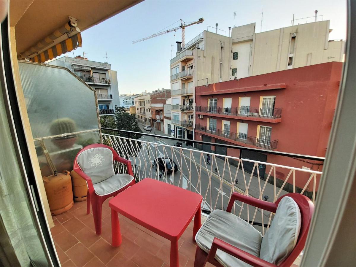 Diana Apartamento Con Terraza Muy Cerca Del Mar Pineda de Mar Buitenkant foto